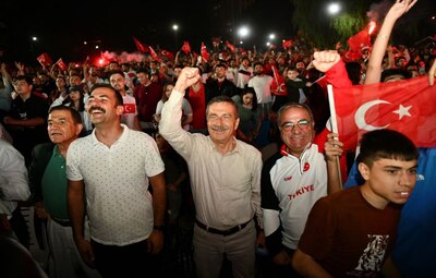 MİLLİ MAÇ HEYECANI TEPEBAŞI'NDA YAŞANDI